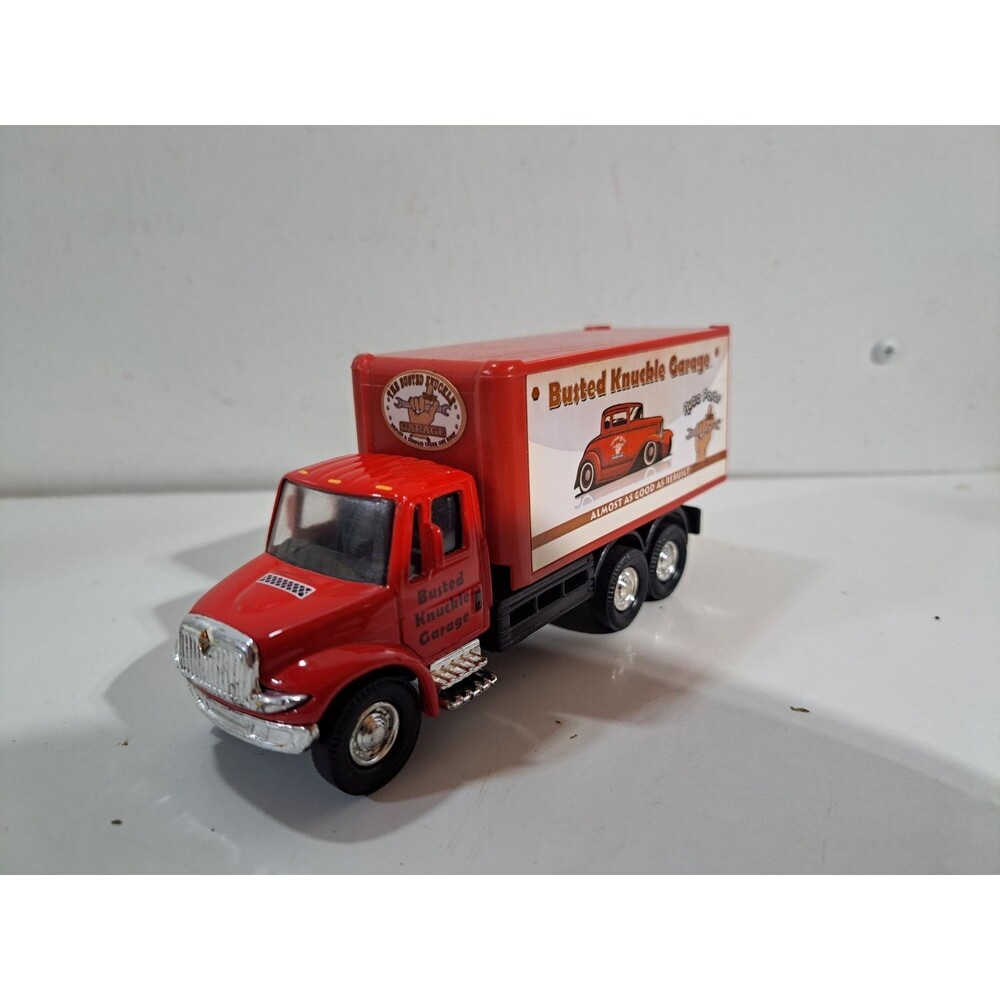 Shing Fat Die Cast 1:64 Scale Busted Knuckle Garage International Box Truck